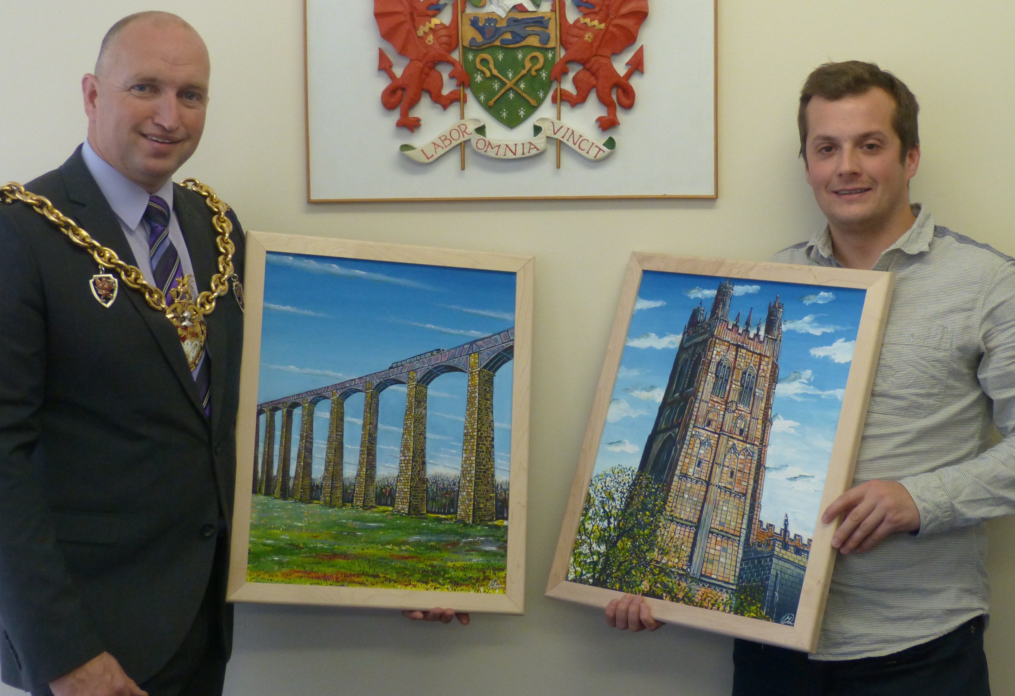 Mayor thanks artist for "fantastic" paintings