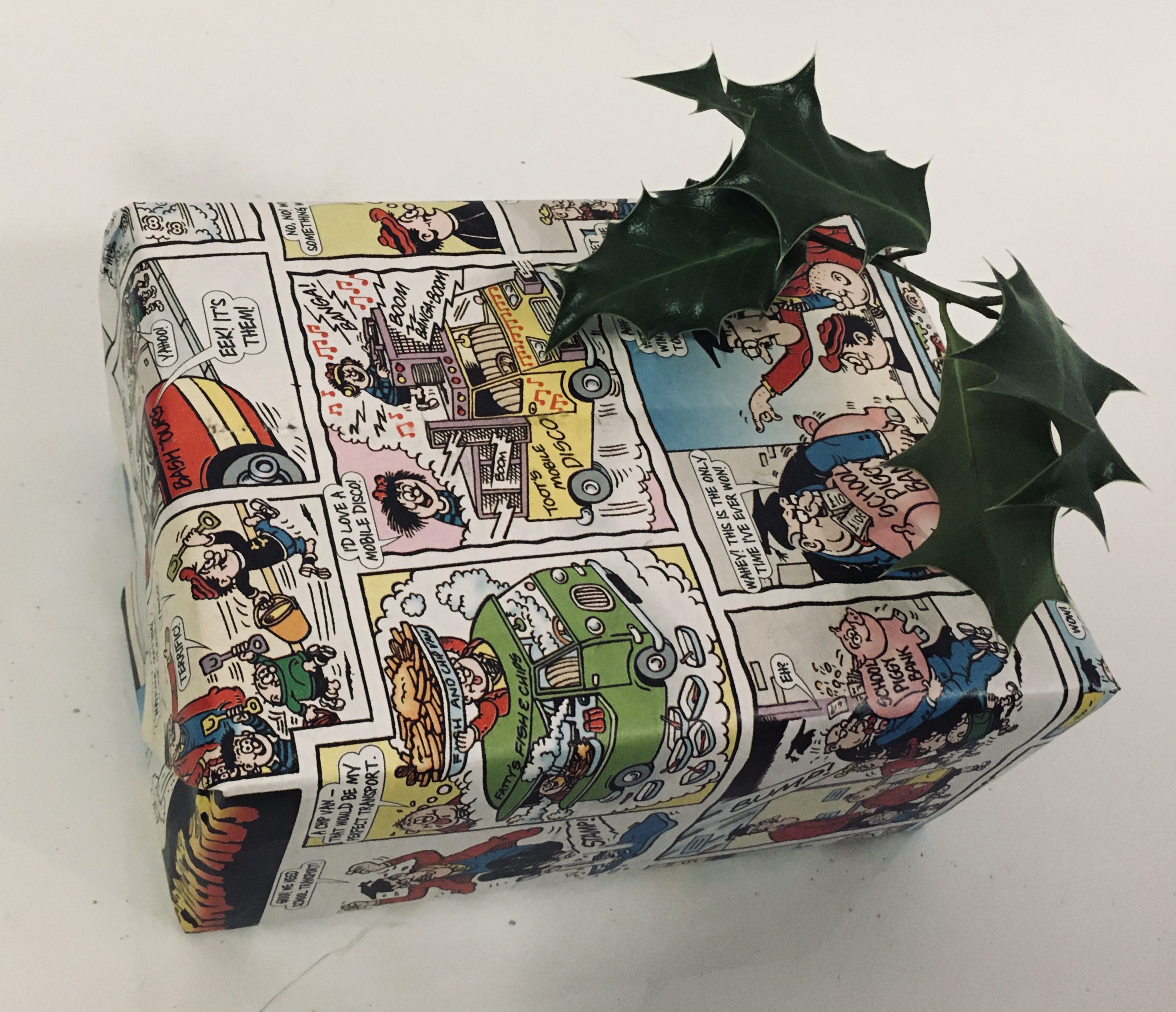 Comic Christmas wrapping Recycling