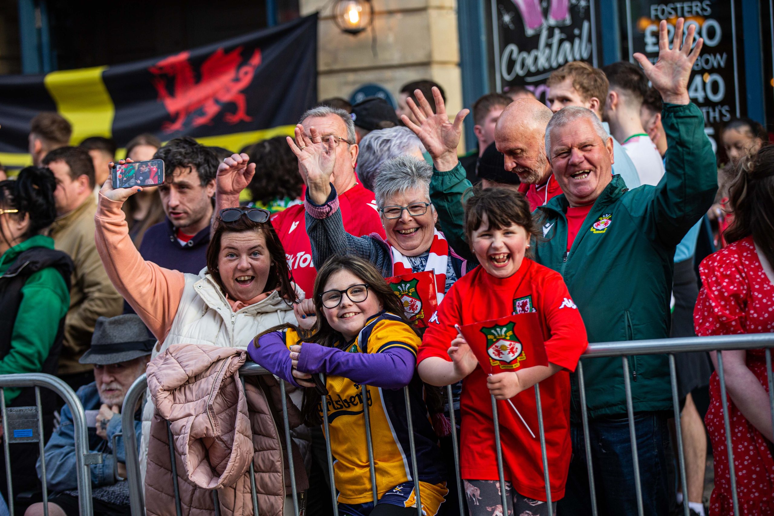Parade crowd pictures Hope St, High St and St Giles 👏👏👏