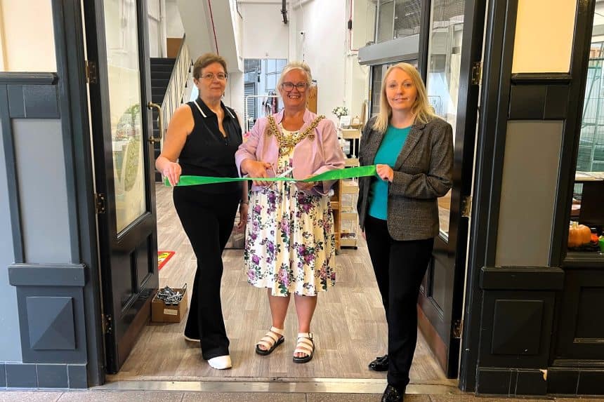 'First of its kind' arts shop at Tŷ Pawb is expanding!