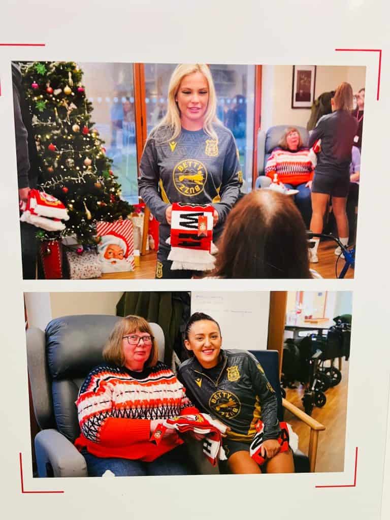 Sefydliad Clwb Pêl-droed Wrecsam yn lansio arddangosfa newydd yn Tŷ Pawb