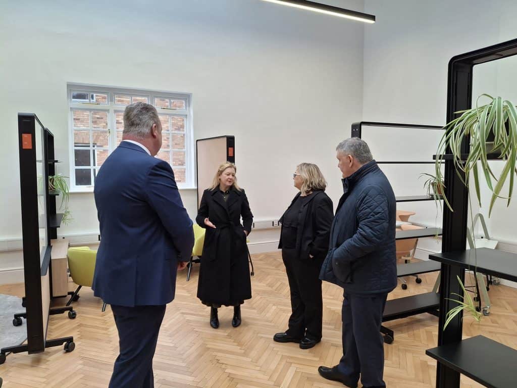 Jayne Bryant MS visits the Creative Hub in Wrexham