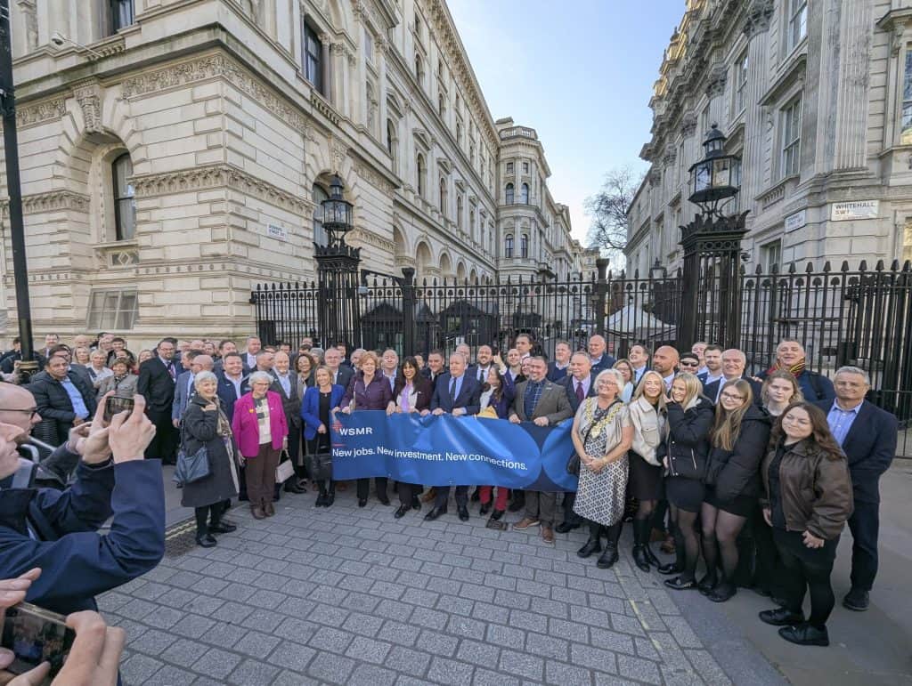 Dangos eich cefnogaeth ar gyfer gwasanaeth rheilffordd newydd i Wrecsam
