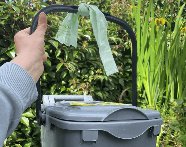 2 easy ways to get our free food caddy liners
