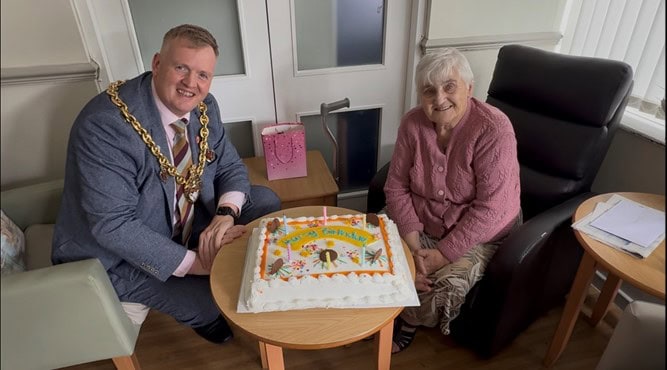85th Birthday visit to Doreen