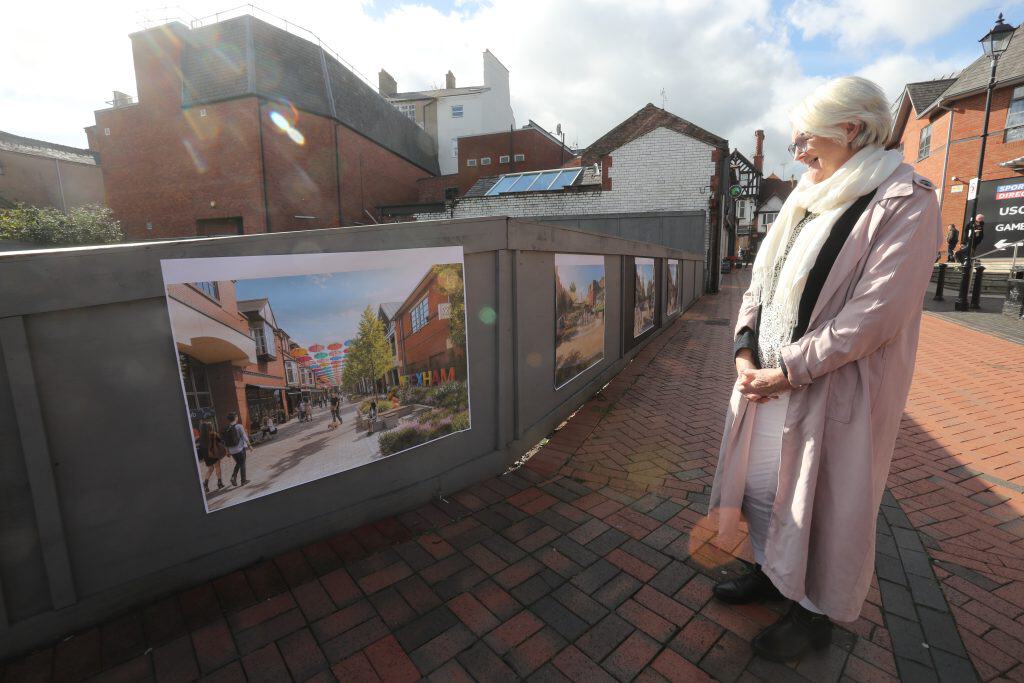 Sian Gwenllian visits Wrexham